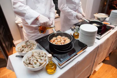 Live cooking - krewetki