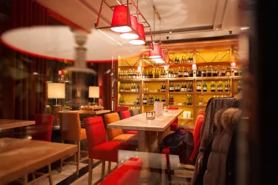 Wnętrze Restauracji - Winiarnia - parter