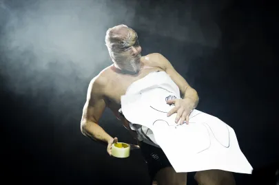 performance Krzysztofa Leona Dziemaszkiewicza
