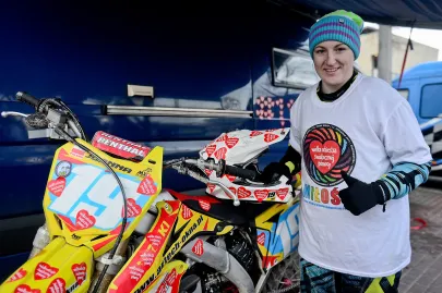 Uczestniczka zawodów motocrossowych