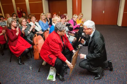 Licytacja obrazu Joanny Sarapaty - prowadzący Ryszard Rembiszewski 