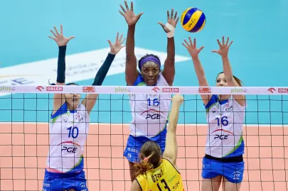 Anna Kaczmar, Klaudia Kaczorowska i Brittnee Cooper 