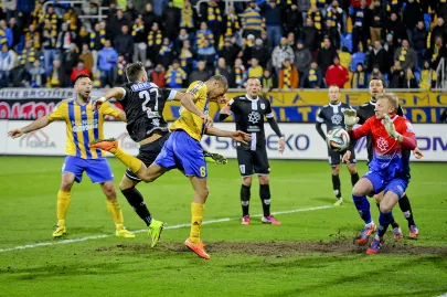 Marcus da Silva strzela drugiego gola