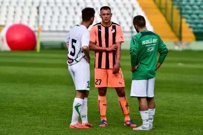 Mateusz Piątkowski, tyłem Adam Dźwigała i Maciej Makuszewski