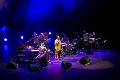 Dianne Reeves