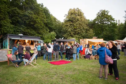 Foodtrucki i strefa gastronomiczna
