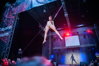 Miss Crash - Rekordzistka świata w suspension
