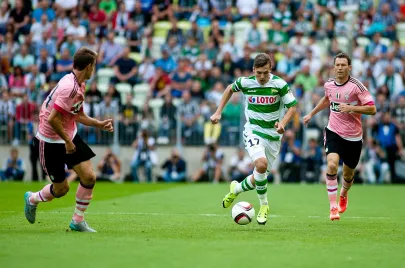 Lukas Haraslin  i Stephan Lichtsteiner