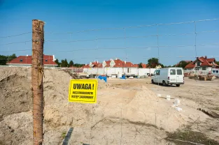 Kontrowersje wokół budowy Biedronki na Chwarznie