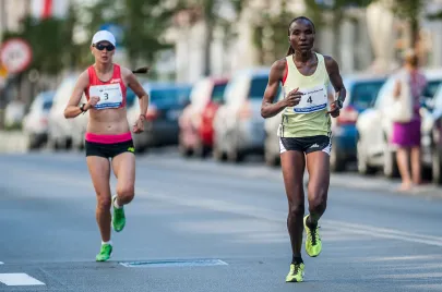 Gladys Jepkurui Biwott i Daniella Cirlan