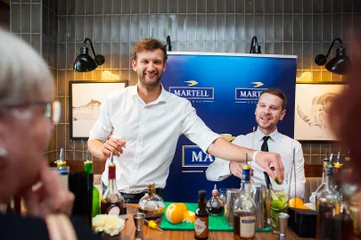 Stoisko koniaków Martell