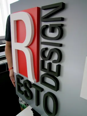 litery 3d, logotypy przestrzenne