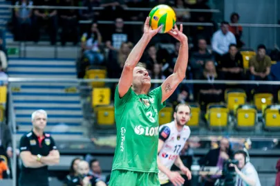 Piotr Gacek 