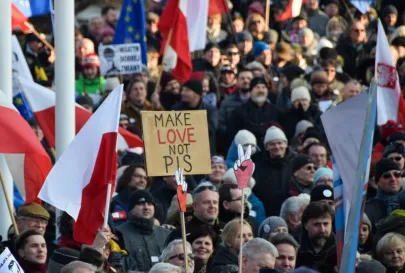 Demonstarcja Cała Polska Murem za Lechem Wałęsą