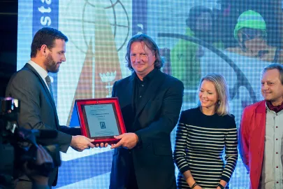 Druga Nagroda Honorowa kpt. Mariusz Koper z załogą