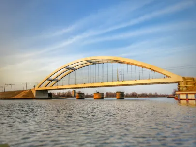 Most kolejowy w Gdańsku nad Martwą Wisłą