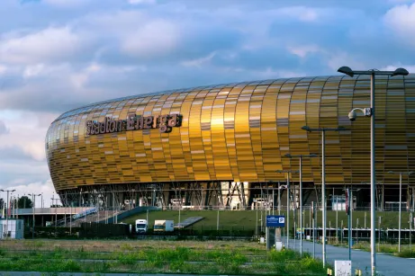 Stadion mocno bursztynowy...