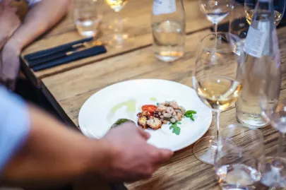  Insalata di polpo / duszona ośmiornica z oliwą z oliwek i pietruszką