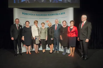 Krystyna Formela, Elżbieta Domańska, Mieczysława jamrozik, Halina Rybak, Andrzej Bona, Krystyna Stadnicka, Marta Krawczyńska - Blacha
