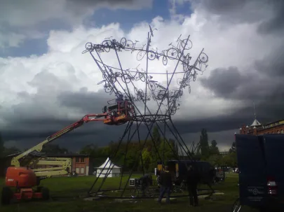   Stocznia Gdańska ' INSTALACJA 'FRUWAJĄCE ROWERY' Obchody 30 rocznicy Sierpnia