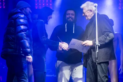 W kategorii Nowa Twarz nagrodę dla Lonker See wręczył Przemek Dyakowski