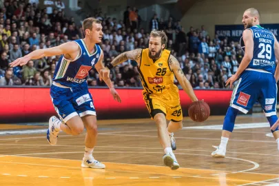 Nemanja Jaramaz i  Tyler Laser 