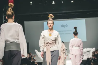 Kolekcja Toyo: moda: Dorota Podgórska, biżuteria: Dorota Cenecka