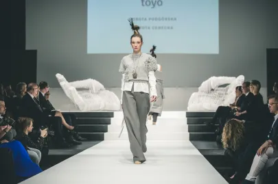 Kolekcja Toyo: moda: Dorota Podgórska, biżuteria: Dorota Cenecka