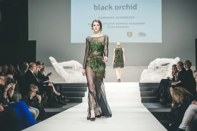 Kolekcja Black Orchid: moda: Dominika Czarnecka, biżuteria: Eliza 