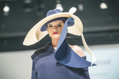 Kolekcja Urban Nomad: moda: PUDU Joanna Weyna, biżuteria: Adriana Lisowska, kapelusze: Beata Miłogrodzka
