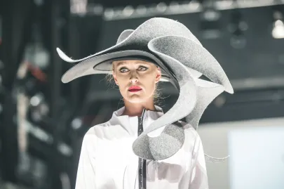 Kolekcja Urban Nomad: moda: PUDU Joanna Weyna, biżuteria: Adriana Lisowska, kapelusze: Beata Miłogrodzka
