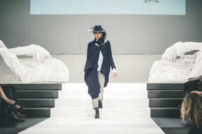 Kolekcja Urban Nomad: moda: PUDU Joanna Weyna, biżuteria: Adriana Lisowska, kapelusze: Beata Miłogrodzka