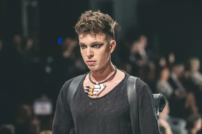 Kolekcja Revolution: moda: Magdalena Arłukiewicz, biżuteria: Jolanta i Andrzej Kupniewscy, torebki: Nina Kupniewska i Dario Alessandro 