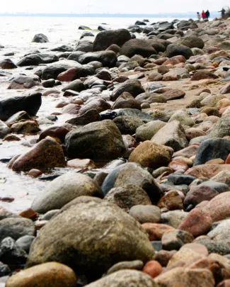 Kamienie przy plaży w Orłowie 