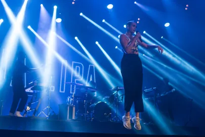Dua Lipa wystąpiła na openerze w 2017 roku
