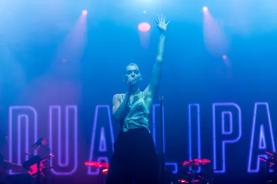 Dua Lipa wystąpiła na openerze w 2017 roku