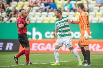 Szymon Marciniak i Marco Paixao 