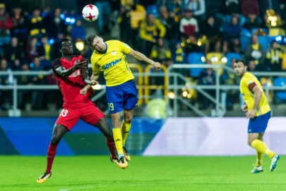 Paul Onuachu i Michał Marcjanik 