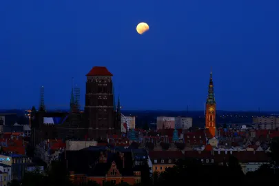 Zaćmienie księżyca nad Gdańskiem