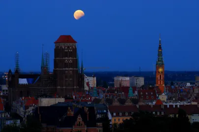 Zaćmienie księżyca nad Gdańskiem