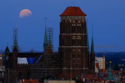 Zaćmienie księżyca nad Gdańskiem