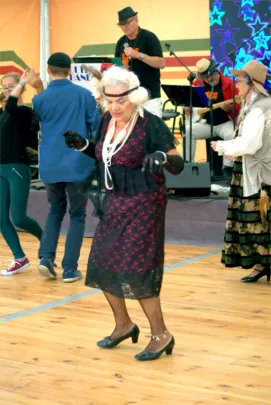 Zabawa w stylu Retro -Dolne Miasto