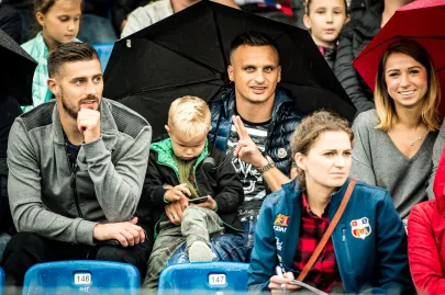 Na trubynach piłkarze Lechii Gdańsk - Grzegorz Kuświk i Sławomir Peszko