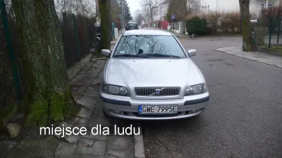 chodnik  na  Technicznej  ...  raj  dla  pieszych