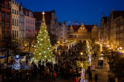 Iluminacje na Długim Targu.