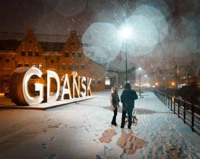 Zaśnieżony znak Gdańska