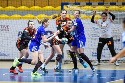Aleksandra Zych, Joanna Szarawaga 
