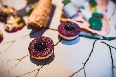 czarna porzeczka / Foie Gras / orzech / trufla