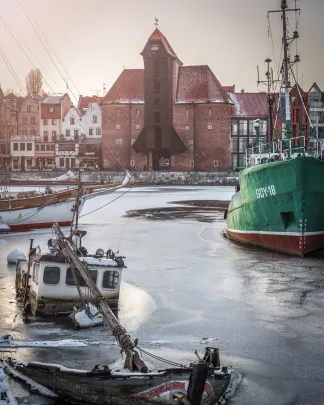 Zatopiony jacht w Gdańskiej marinie