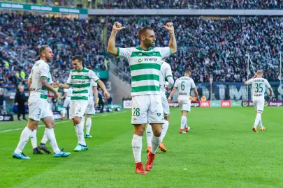 Flavio Paixao strzela bramkę na 1:0